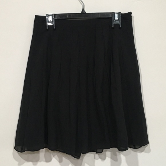 Tommy Hilfiger Silk Skirt Black, Size 4 - Picture 1 of 3